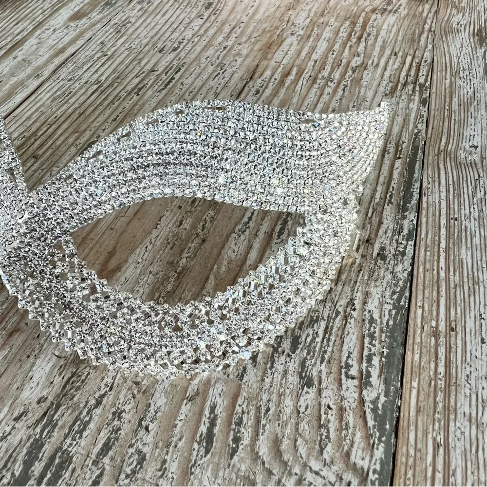 Crystal Rhinestone Masquerade Face Mask - Silver